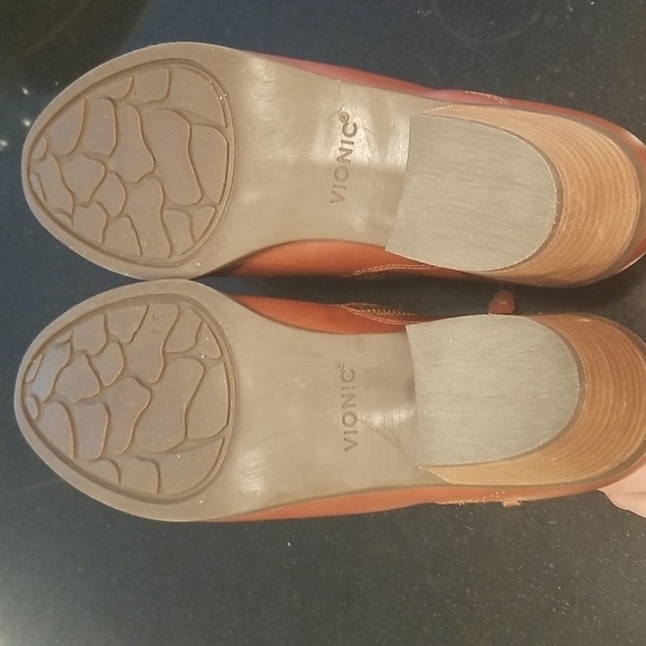 💕VIONIC💕 Cecily Ankle Boot Waterproof Leather Cognac Booties 9 New Without Box - Picture 16 of 16